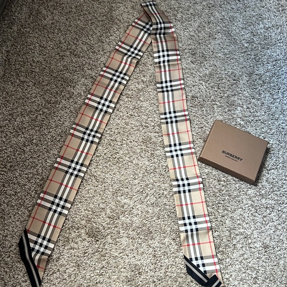 Skinny Reversible Check Silk Scarf - Picture 2 of 5